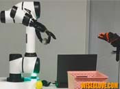 基于數據手套的機器人上肢遙操作